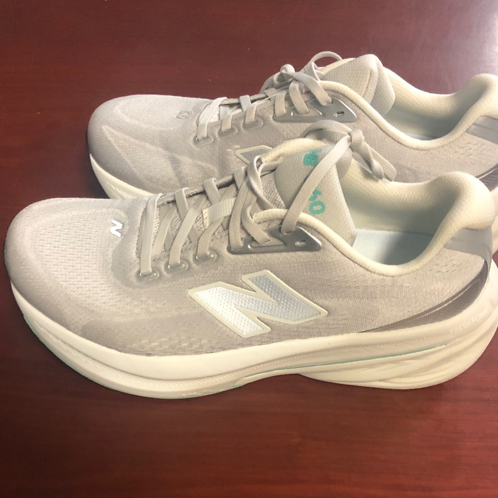 New Balance 860 Sneakers light grey Sz 9